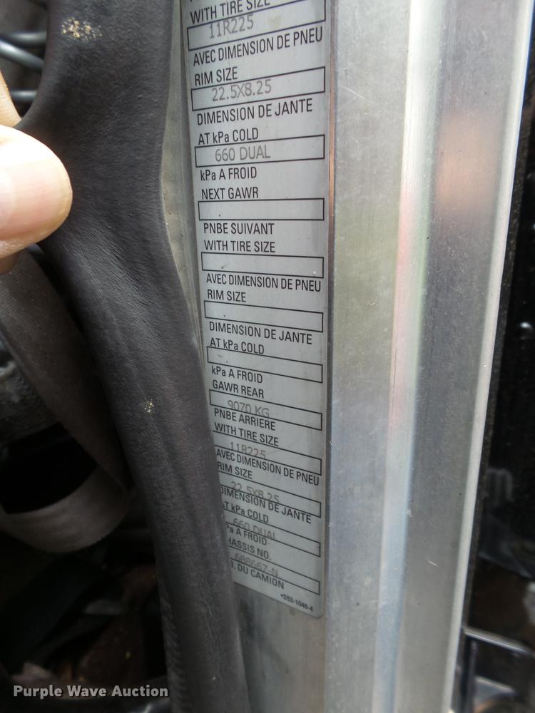 image for item EI9664 2007 Peterbilt 379 semi truck