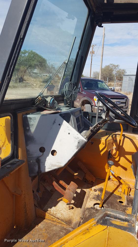 image for item EI9677 1980 Case 580C backhoe