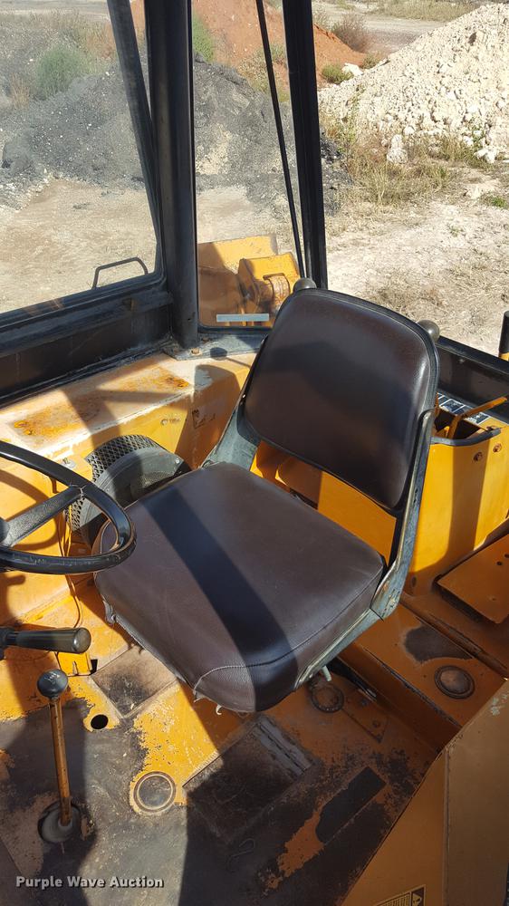 image for item EI9677 1980 Case 580C backhoe