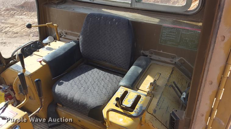 image for item EI9678 1983 Caterpillar D5B dozer