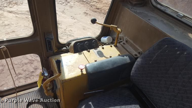 image for item EI9678 1983 Caterpillar D5B dozer