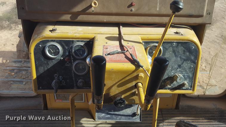 image for item EI9678 1983 Caterpillar D5B dozer