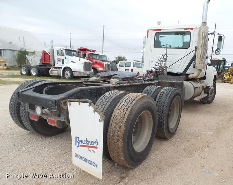 image for item EI9682 2007 Mack CH613 semi truck