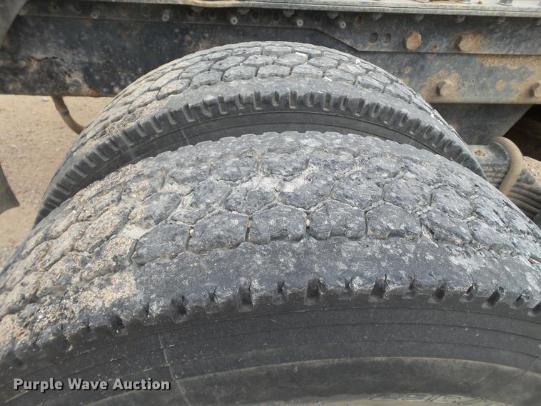 image for item EI9682 2007 Mack CH613 semi truck