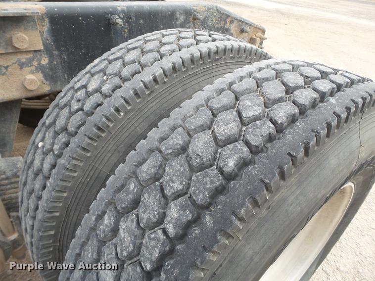 image for item EI9682 2007 Mack CH613 semi truck