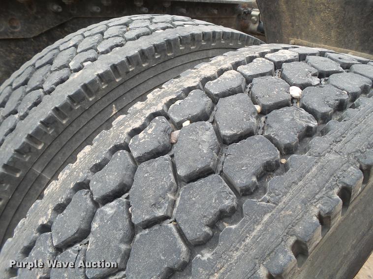 image for item EI9682 2007 Mack CH613 semi truck