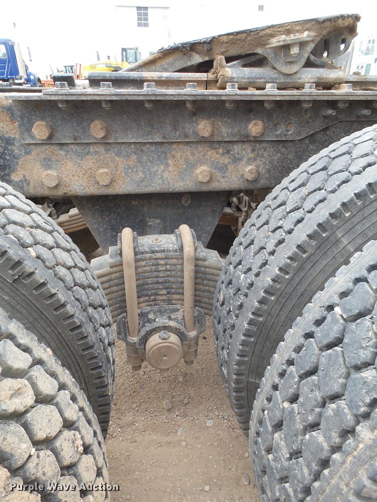 image for item EI9682 2007 Mack CH613 semi truck