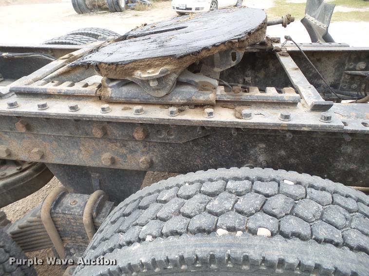 image for item EI9682 2007 Mack CH613 semi truck