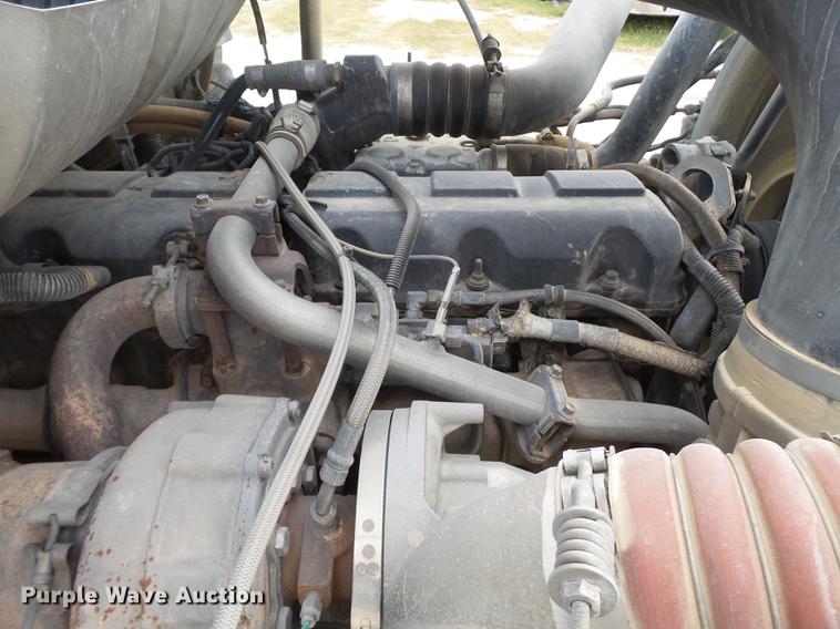 image for item EI9682 2007 Mack CH613 semi truck