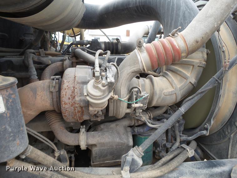 image for item EI9682 2007 Mack CH613 semi truck