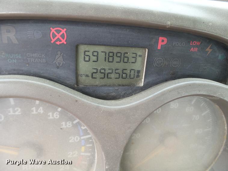 image for item EI9682 2007 Mack CH613 semi truck