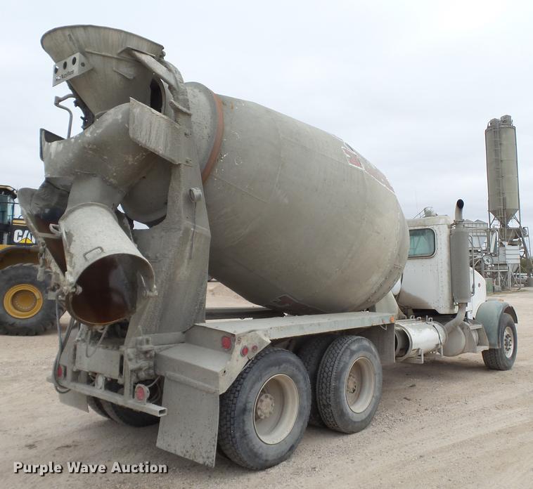 image for item EI9683 2007 Peterbilt 357 ready mix truck