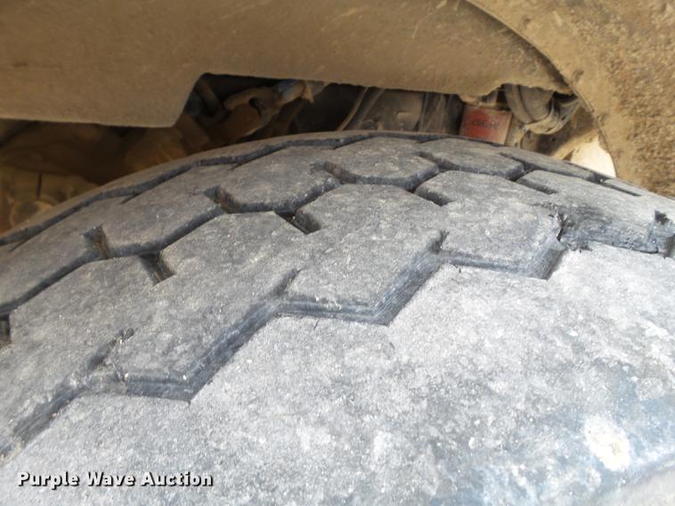 image for item EI9683 2007 Peterbilt 357 ready mix truck