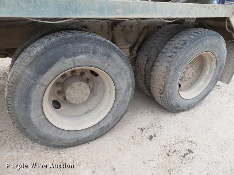 image for item EI9683 2007 Peterbilt 357 ready mix truck