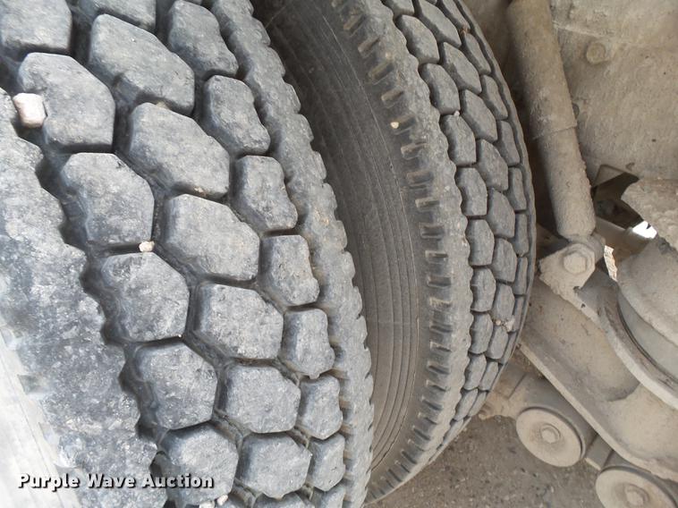 image for item EI9683 2007 Peterbilt 357 ready mix truck