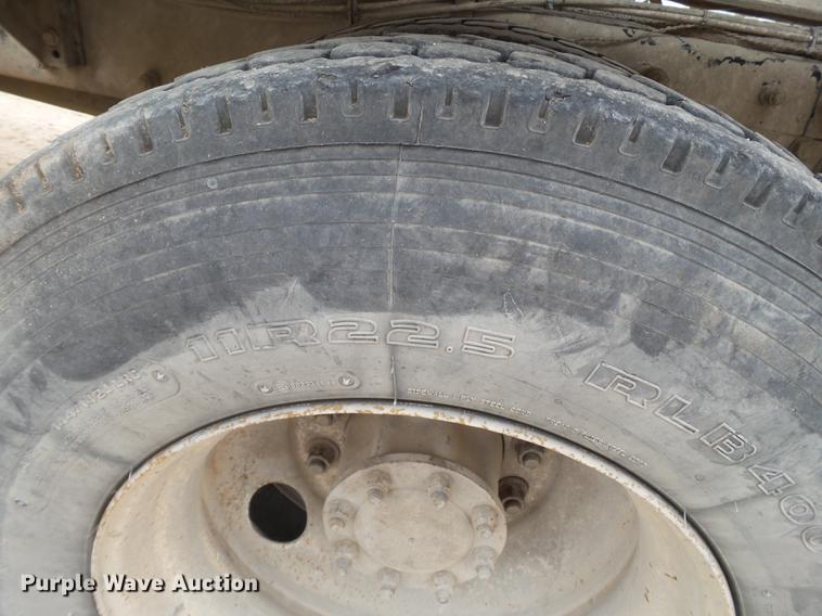 image for item EI9683 2007 Peterbilt 357 ready mix truck