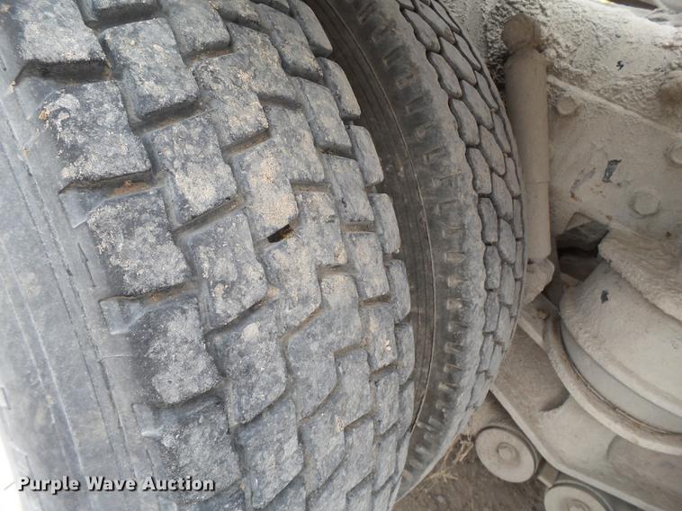 image for item EI9683 2007 Peterbilt 357 ready mix truck