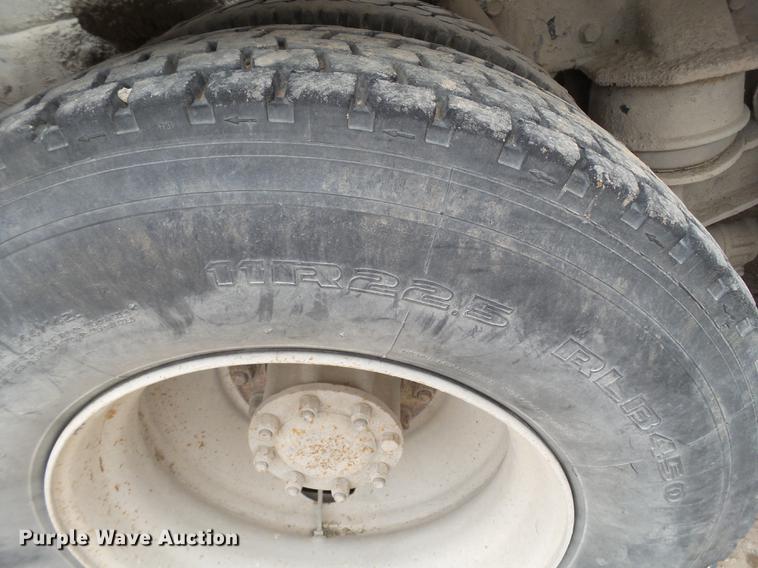 image for item EI9683 2007 Peterbilt 357 ready mix truck