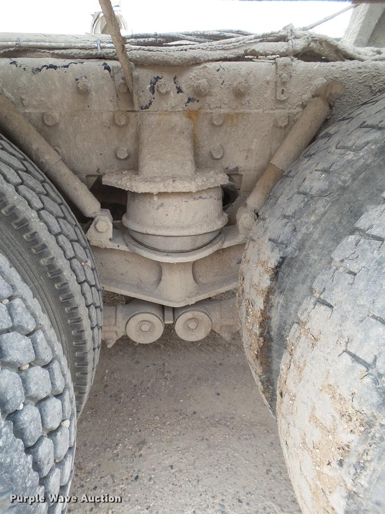 image for item EI9683 2007 Peterbilt 357 ready mix truck