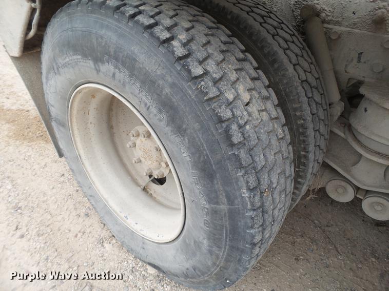 image for item EI9683 2007 Peterbilt 357 ready mix truck