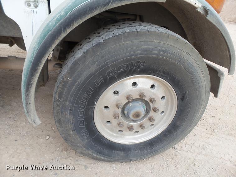 image for item EI9683 2007 Peterbilt 357 ready mix truck