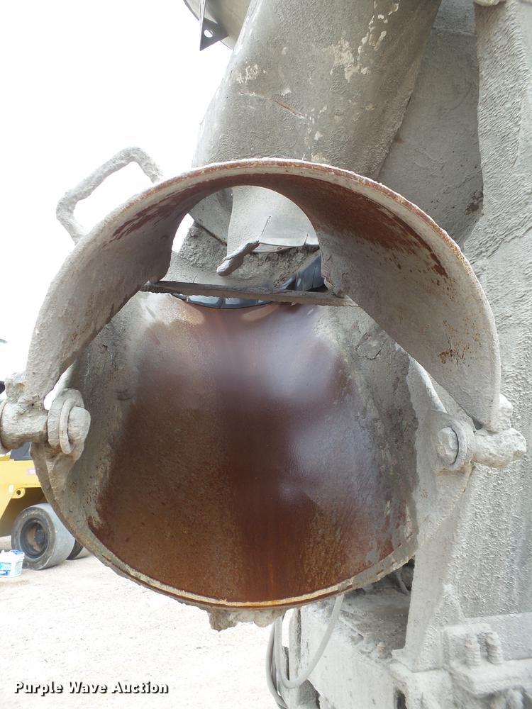 image for item EI9683 2007 Peterbilt 357 ready mix truck