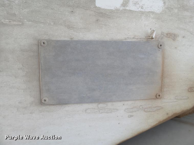 image for item EI9683 2007 Peterbilt 357 ready mix truck