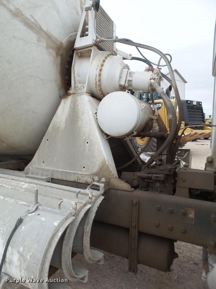 image for item EI9683 2007 Peterbilt 357 ready mix truck