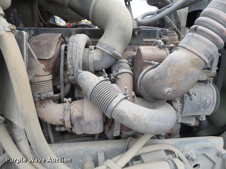 image for item EI9683 2007 Peterbilt 357 ready mix truck