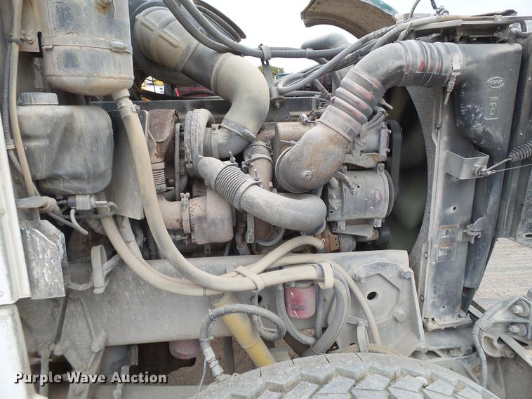 image for item EI9683 2007 Peterbilt 357 ready mix truck