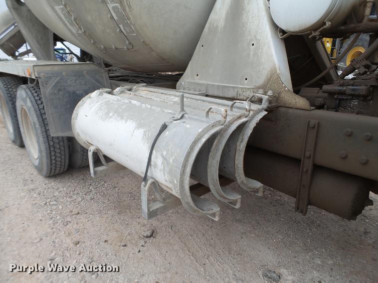 image for item EI9683 2007 Peterbilt 357 ready mix truck