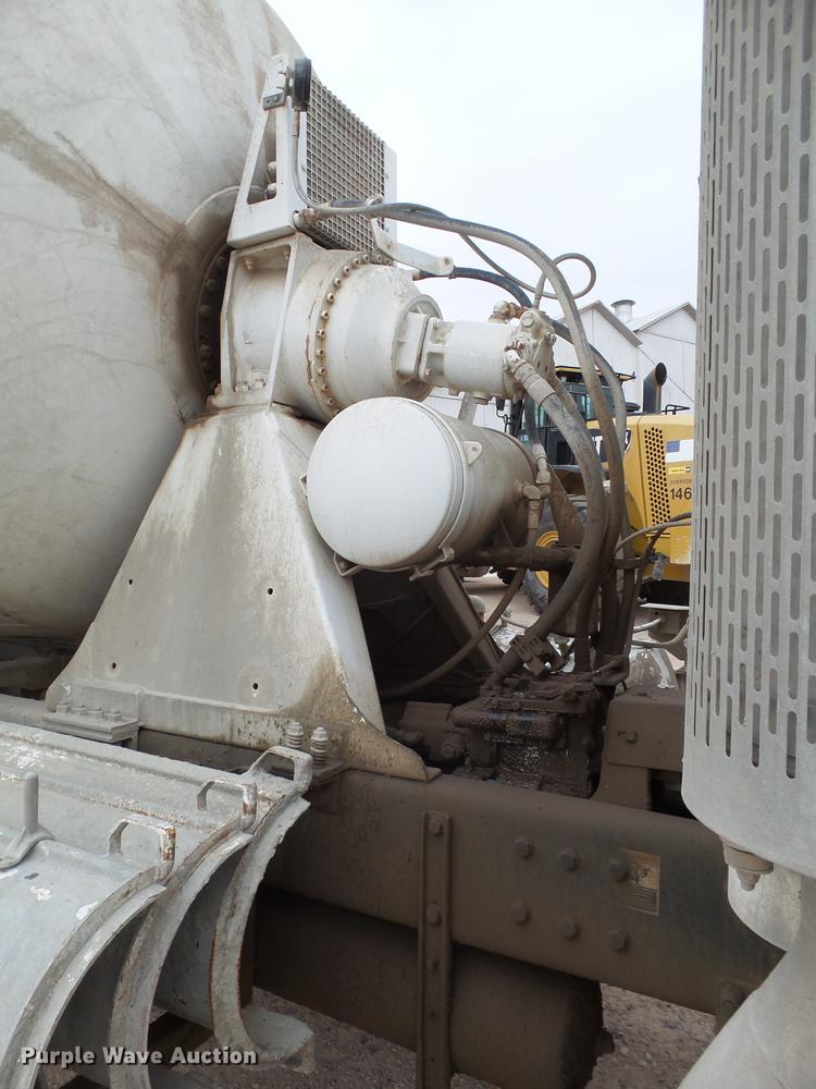 image for item EI9683 2007 Peterbilt 357 ready mix truck