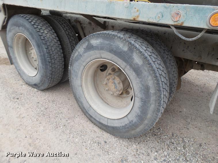image for item EI9683 2007 Peterbilt 357 ready mix truck