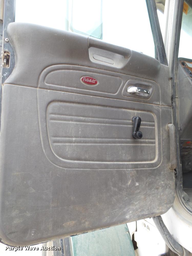 image for item EI9683 2007 Peterbilt 357 ready mix truck