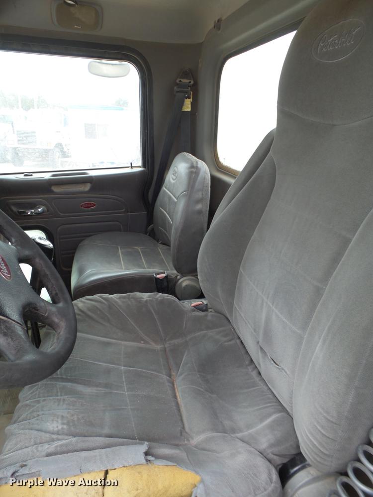 image for item EI9683 2007 Peterbilt 357 ready mix truck