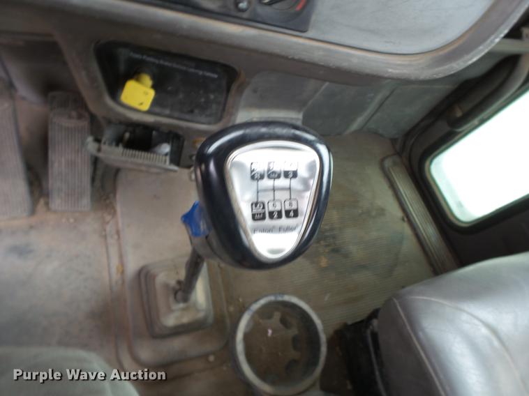 image for item EI9683 2007 Peterbilt 357 ready mix truck