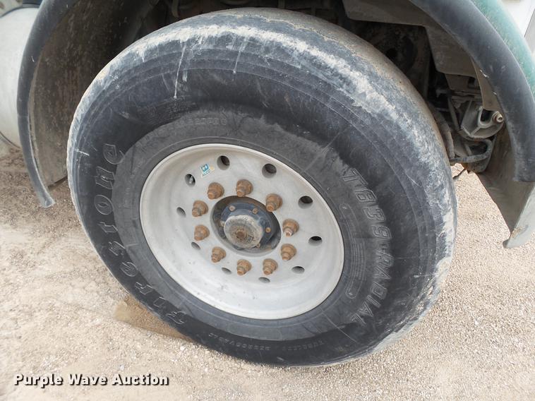 image for item EI9684 2007 Peterbilt 357 ready mix truck