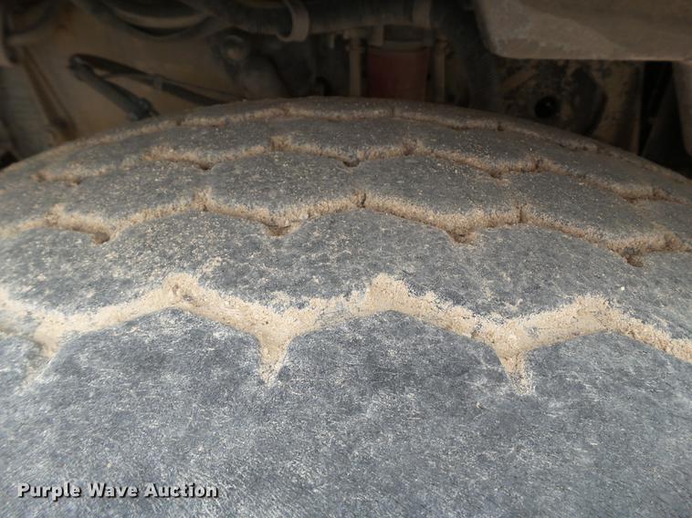 image for item EI9684 2007 Peterbilt 357 ready mix truck