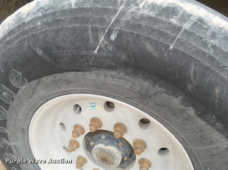 image for item EI9684 2007 Peterbilt 357 ready mix truck