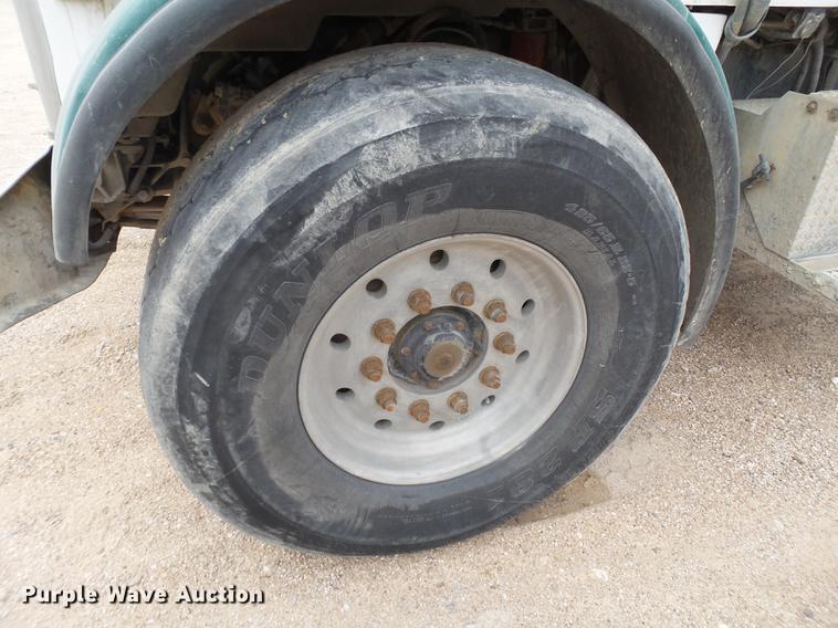 image for item EI9684 2007 Peterbilt 357 ready mix truck