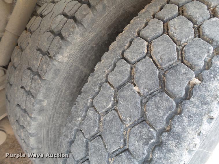 image for item EI9684 2007 Peterbilt 357 ready mix truck