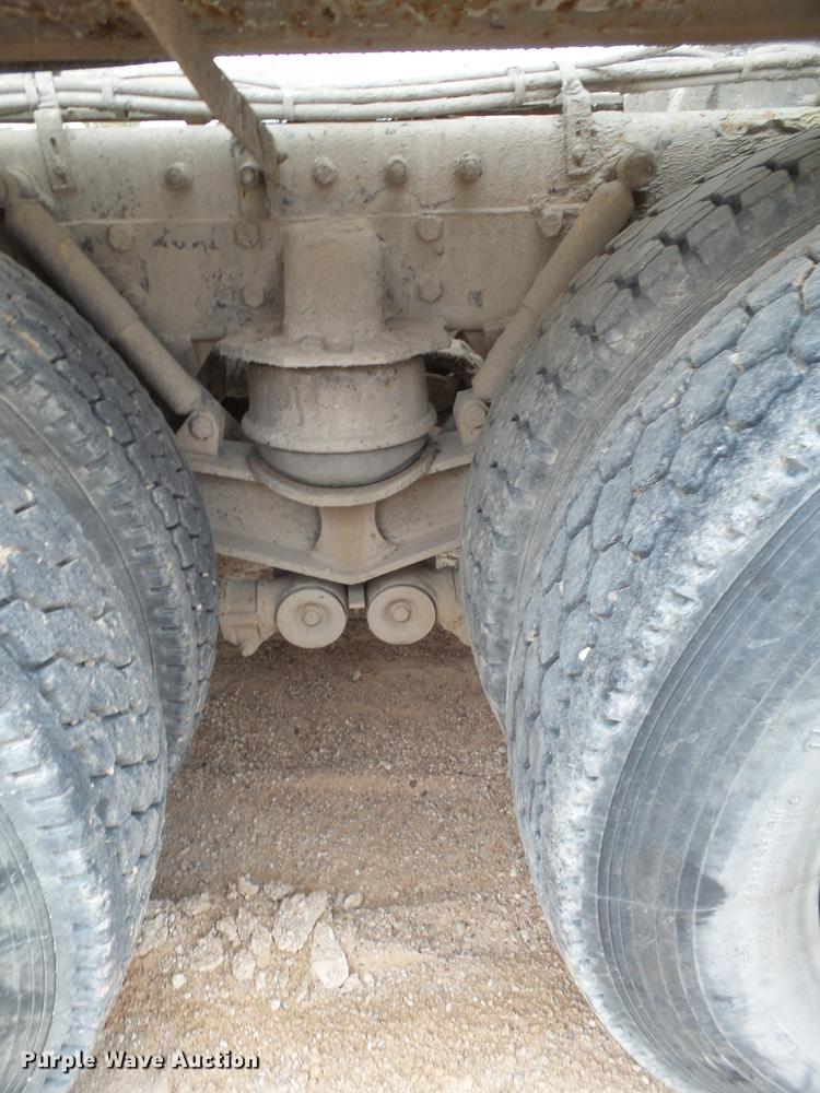 image for item EI9684 2007 Peterbilt 357 ready mix truck