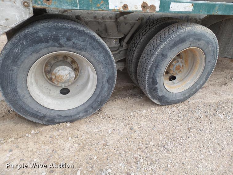 image for item EI9684 2007 Peterbilt 357 ready mix truck