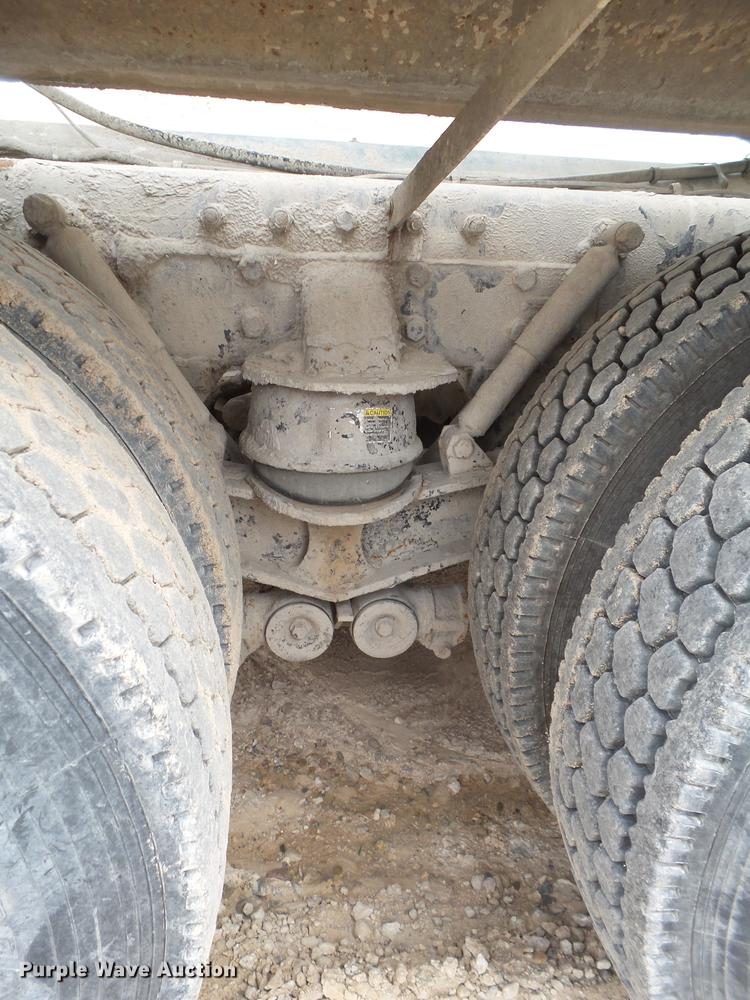 image for item EI9684 2007 Peterbilt 357 ready mix truck