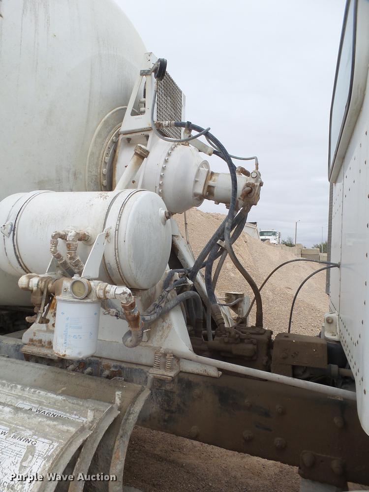 image for item EI9684 2007 Peterbilt 357 ready mix truck