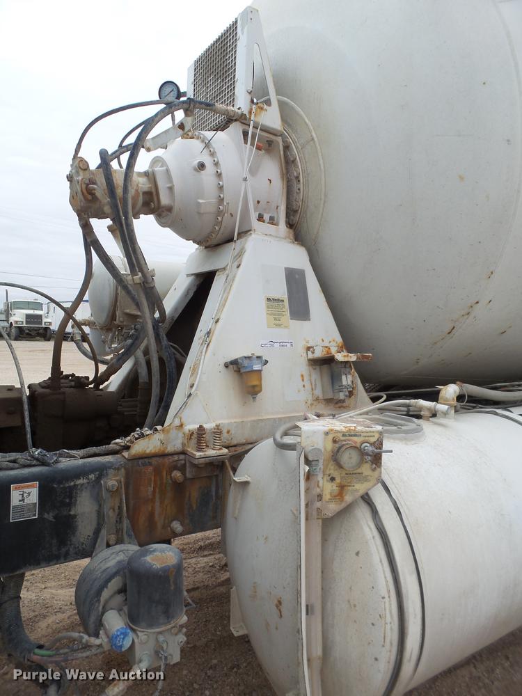 image for item EI9684 2007 Peterbilt 357 ready mix truck
