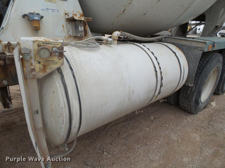 image for item EI9684 2007 Peterbilt 357 ready mix truck