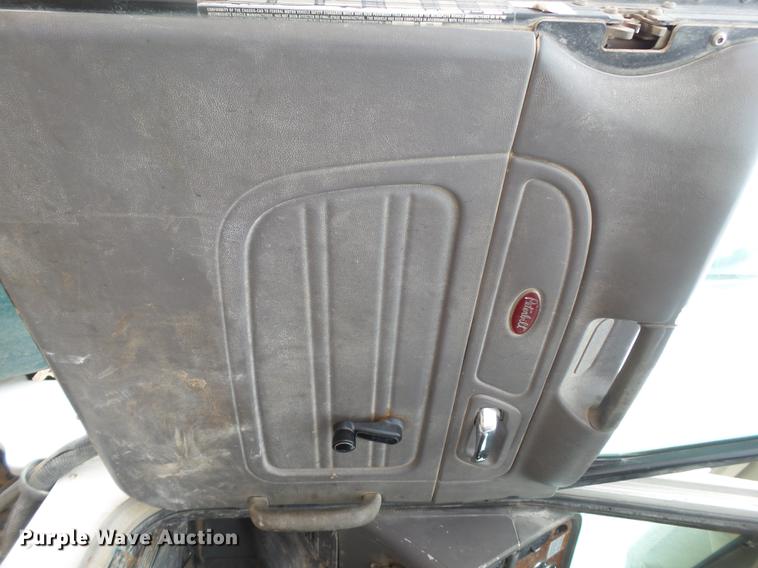 image for item EI9684 2007 Peterbilt 357 ready mix truck