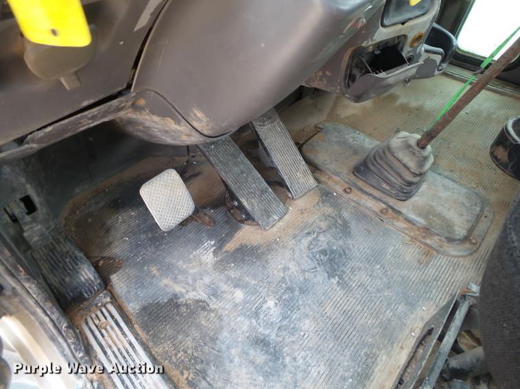 image for item EI9684 2007 Peterbilt 357 ready mix truck