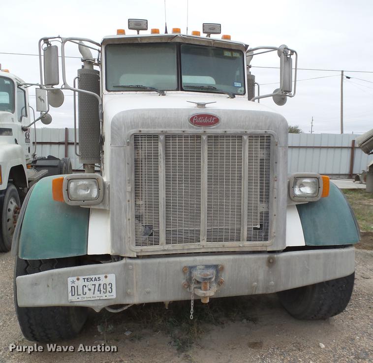 image for item EI9685 2007 Peterbilt 357 ready mix truck